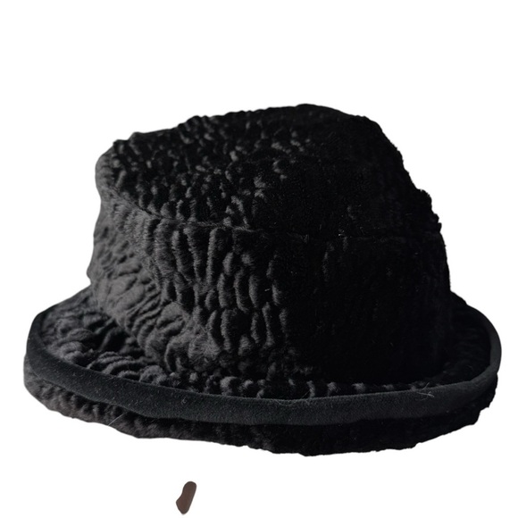 SAKS Fifth Avenue Women’s Pillbox Or Roll Brim Velvet Hat Winter Staple USA Made - Picture 1 of 10